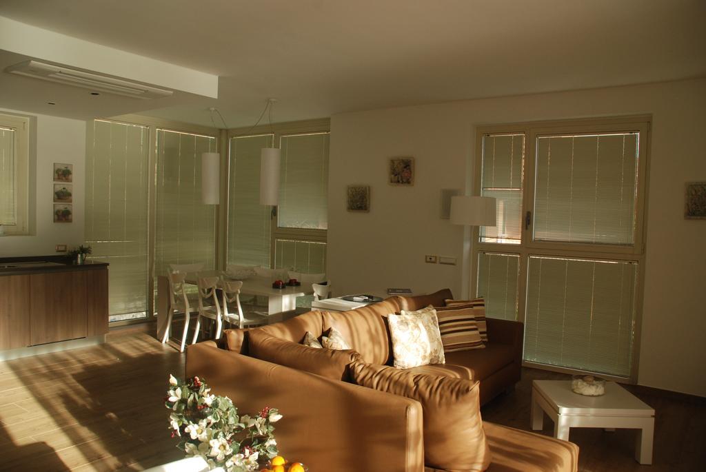 Residenza Simona Διαμέρισμα Mezzegra Δωμάτιο φωτογραφία