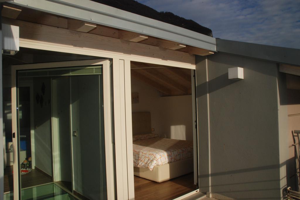 Residenza Simona Διαμέρισμα Mezzegra Δωμάτιο φωτογραφία