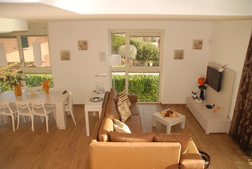 Residenza Simona Διαμέρισμα Mezzegra Δωμάτιο φωτογραφία